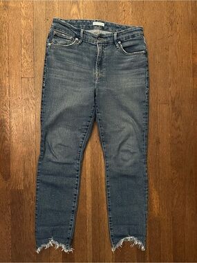 Good American Medium Wash Skinny Jeans with Raw Hem